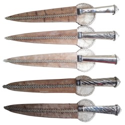 Cuchillos mango de plata con vaina en cuero